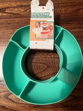 Silicone Snack Topper Tray - Teal Green